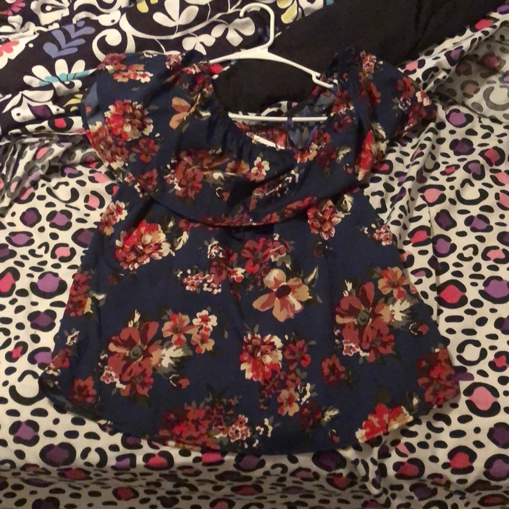 Off shoulders top